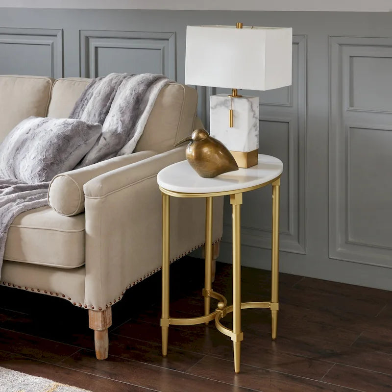Table d'appoint ovale avec plateau en marbre blanc et base en métal doré, blanc