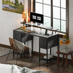 Bureau d'ordinateur 47" avec éclairage LED, 4 tiroirs en tissu et prises de courant, blanc / gris / marron rustique / noir
