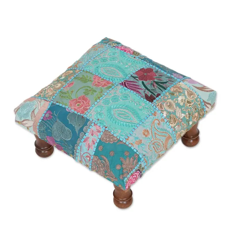 Repose-pieds ottoman brodé et perlé fait main, multicolore (bleu/vert), moyen